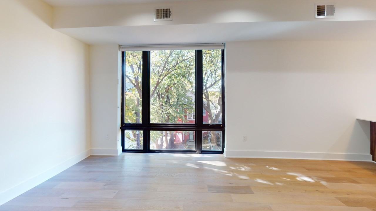 826 Upshur St Nw - Photo 7 of 14