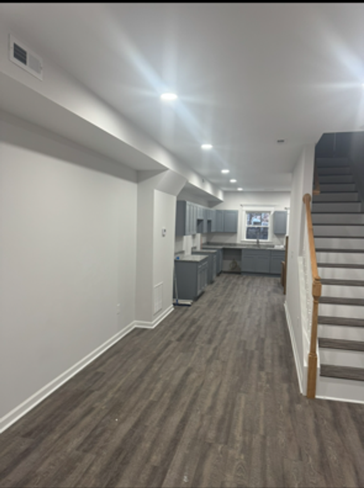 2615 E Monument St - Photo 2 of 14