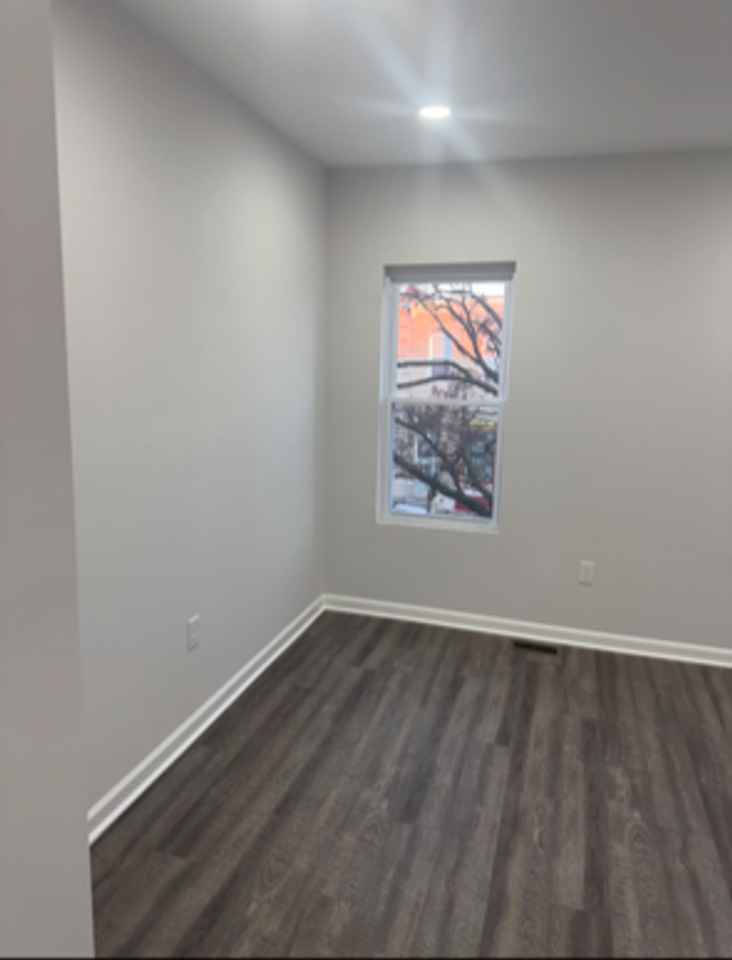 2615 E Monument St - Photo 7 of 14