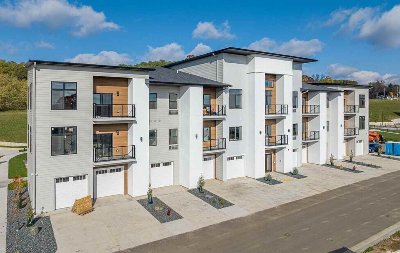 2755 Patrick John Dr - Photo 2 of 9