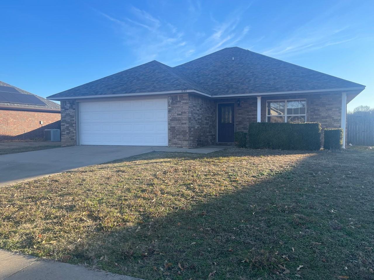 1670 Julie Ln - Photo 2 of 27