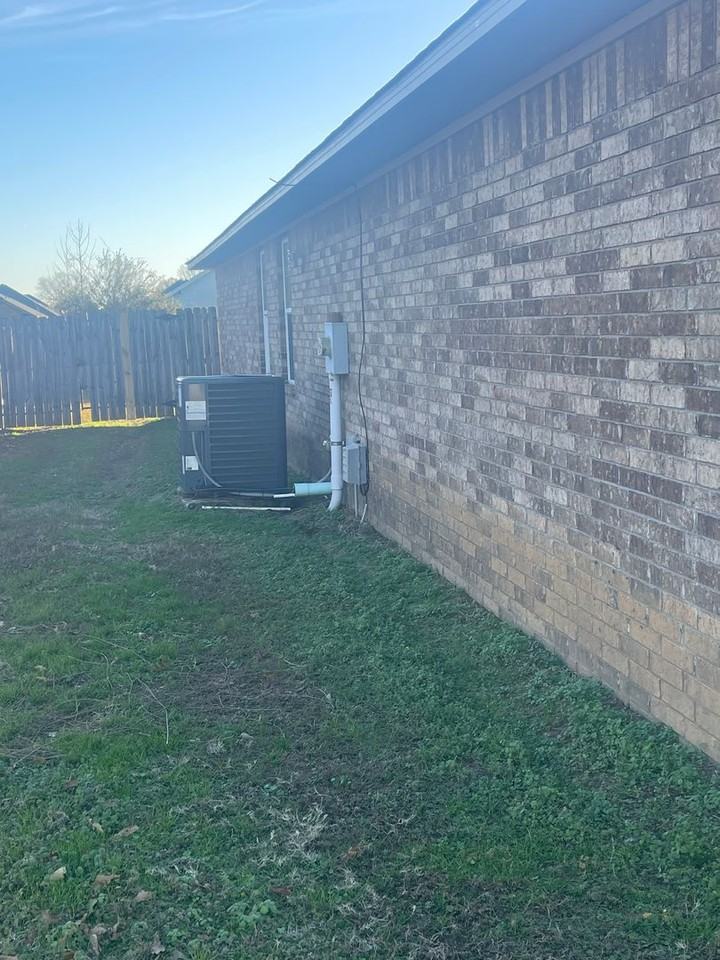 1670 Julie Ln - Photo 4 of 27