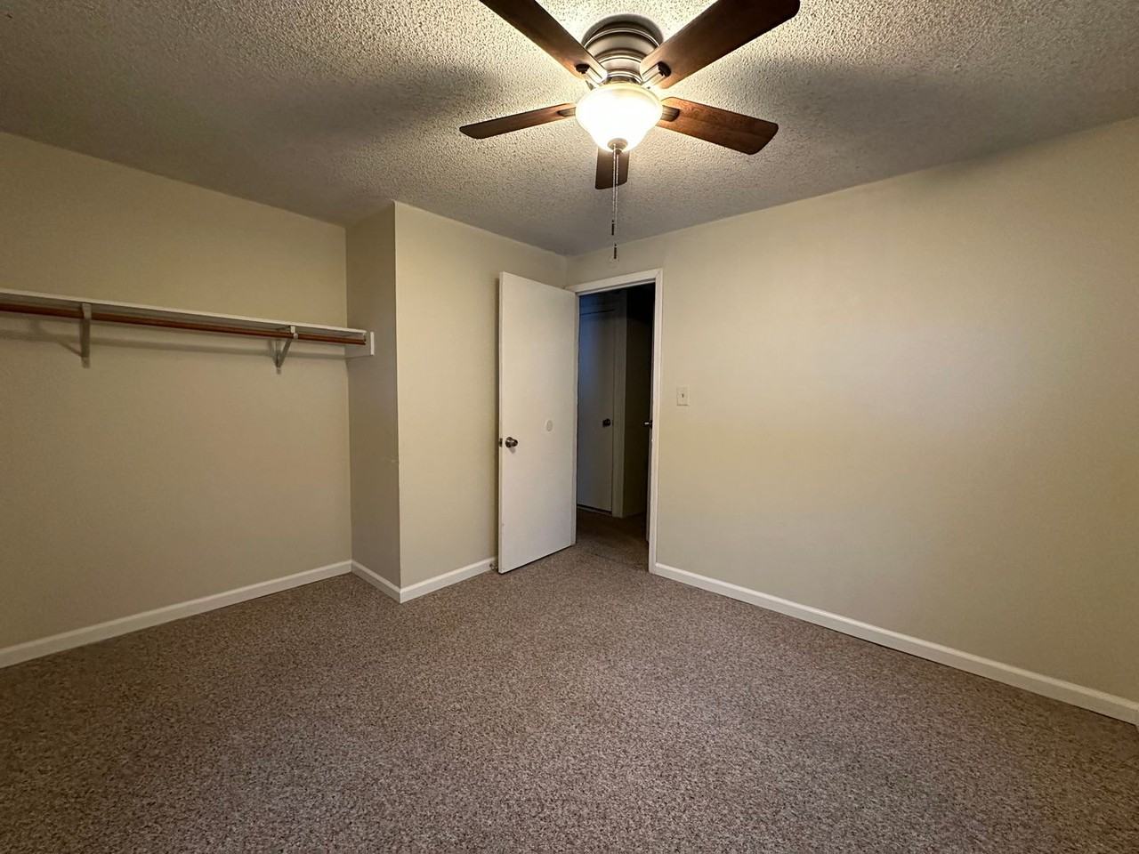 1202 Orchard Dr - Photo 4 of 7