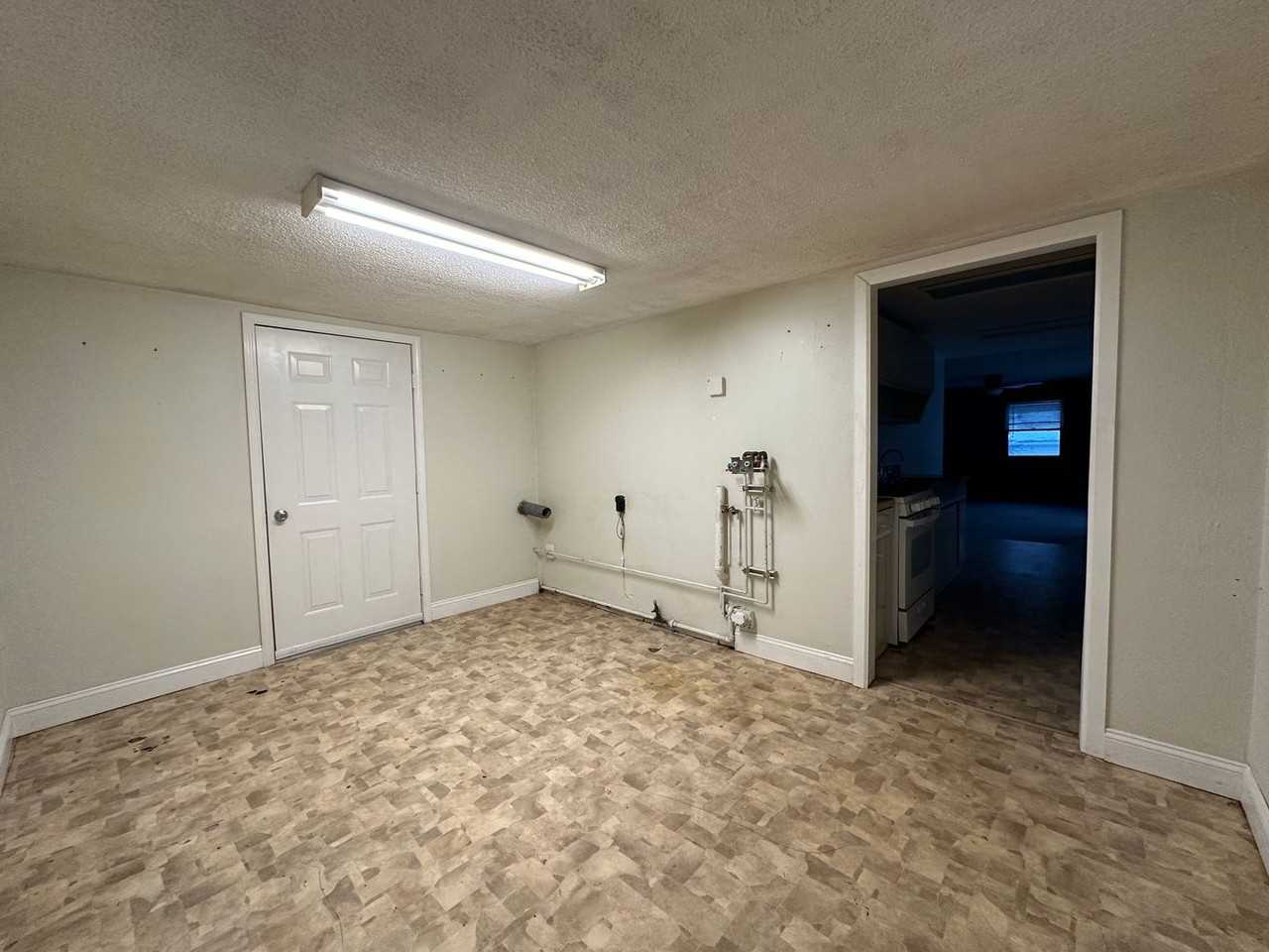 1202 Orchard Dr - Photo 7 of 7