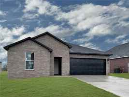 featured image of 2431 Longfellow Dr