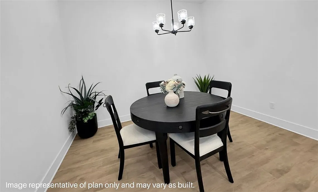 2431 Longfellow Dr - Photo 4 of 32