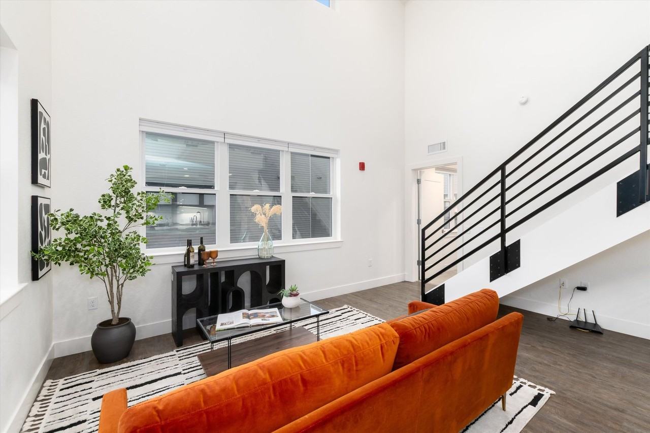 431 E Bayaud Ave - Photo 3 of 26