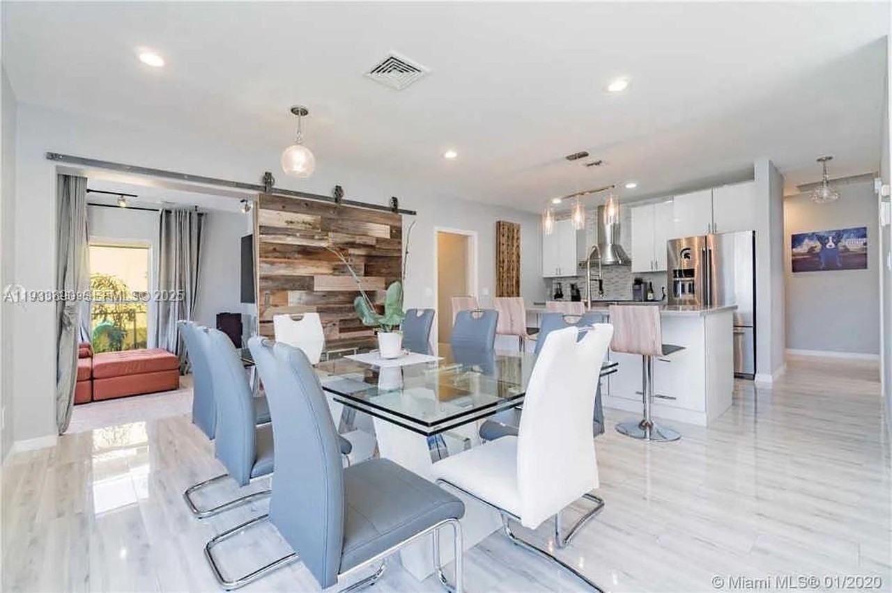 1731 Ne 172nd St - Photo 5 of 16