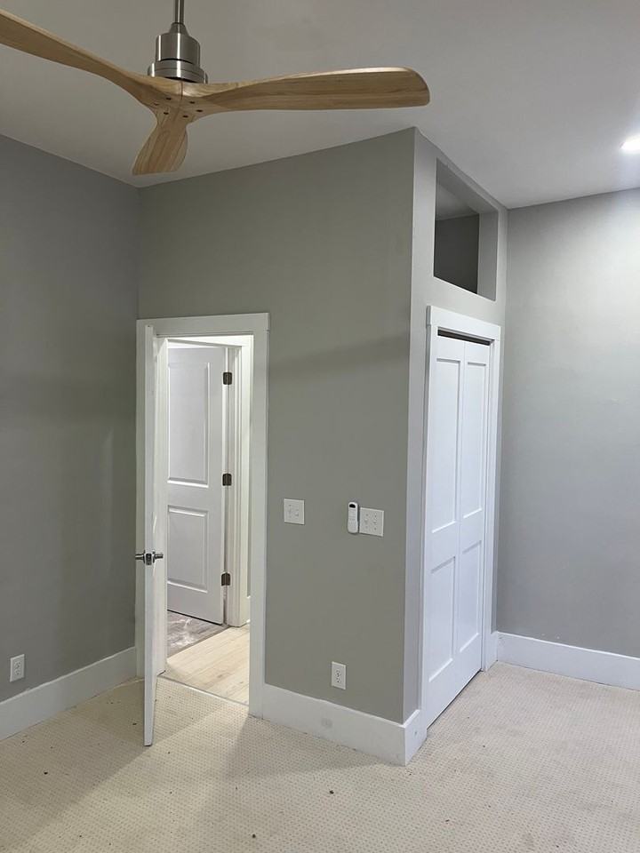 114 E Franklin St #2 - Photo 4 of 7