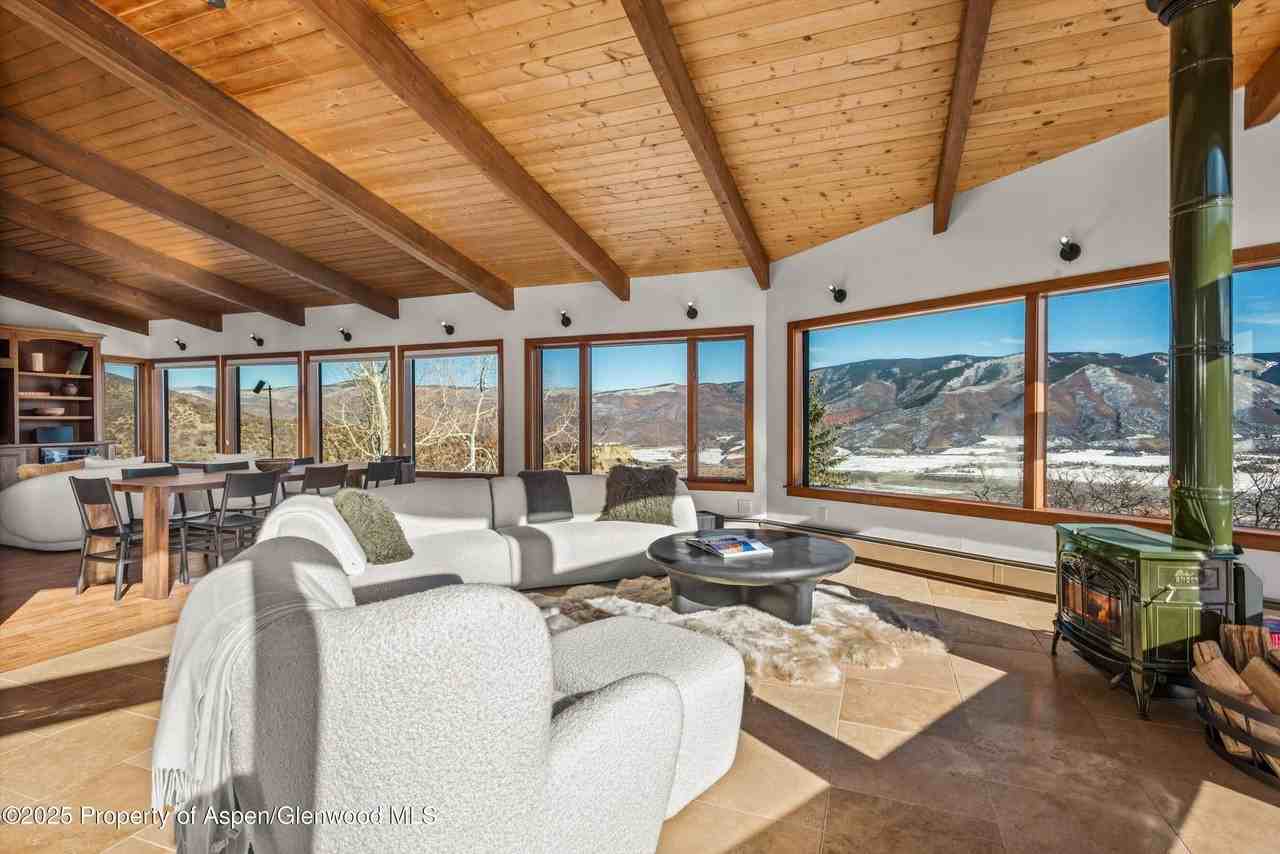 2227 Juniper Hill Dr - Photo 2 of 40