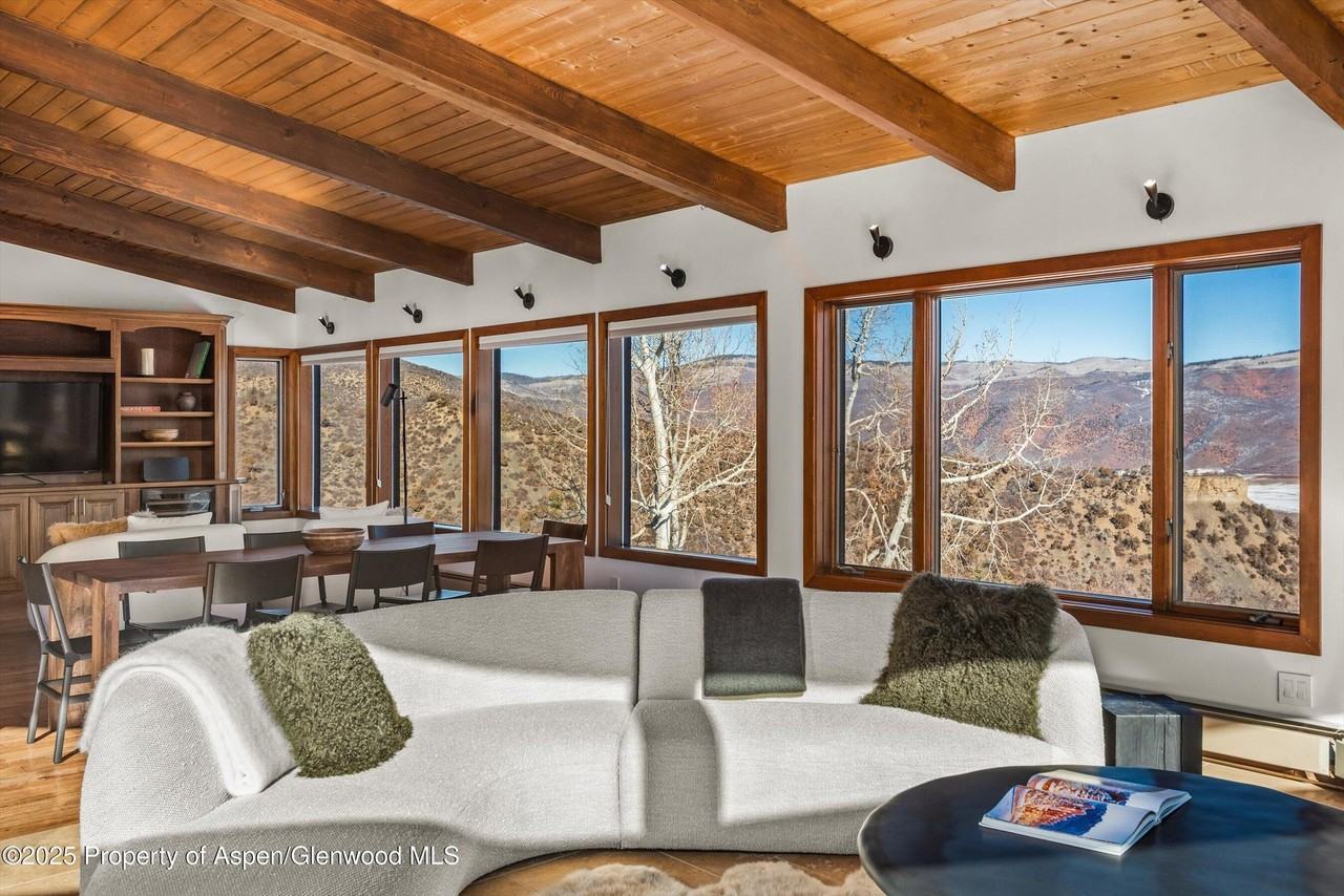 2227 Juniper Hill Dr - Photo 3 of 40