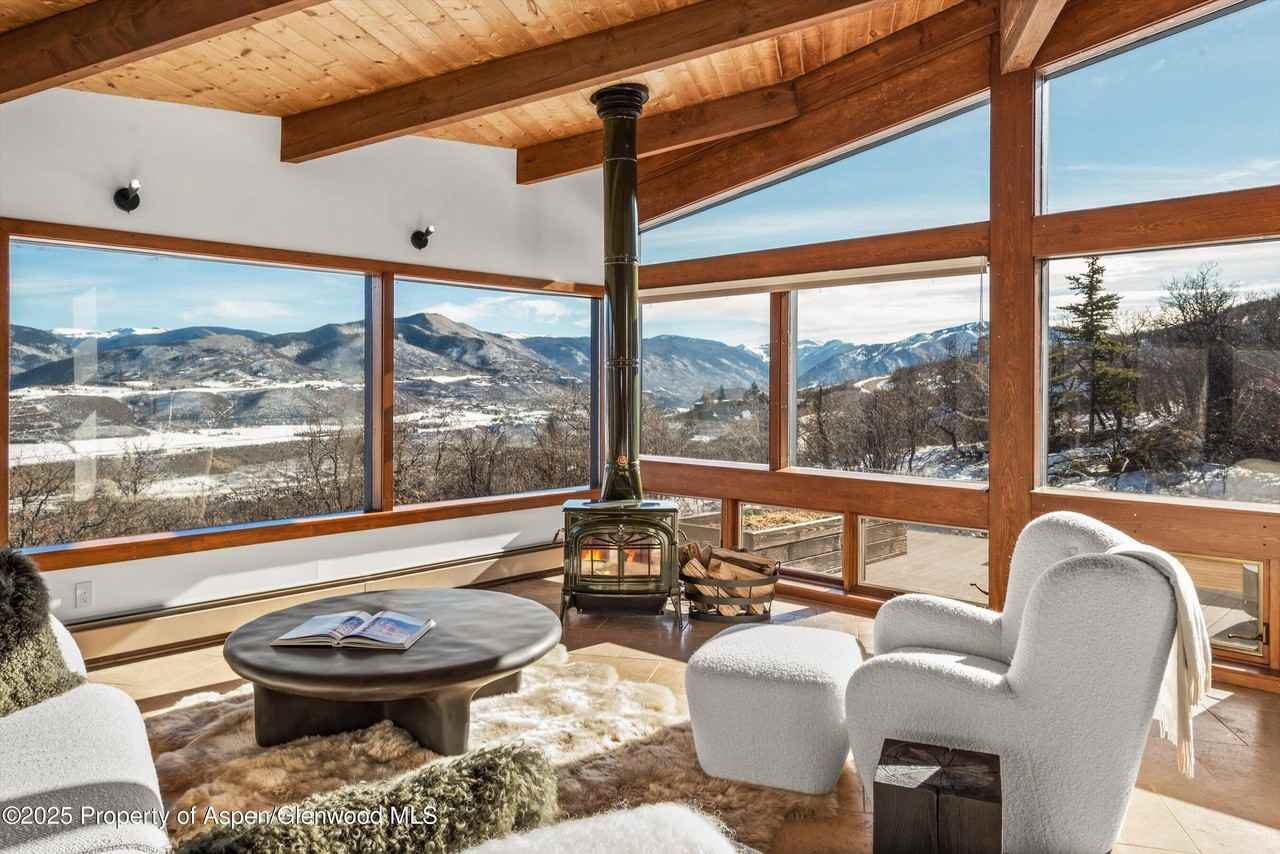 2227 Juniper Hill Dr - Photo 4 of 40