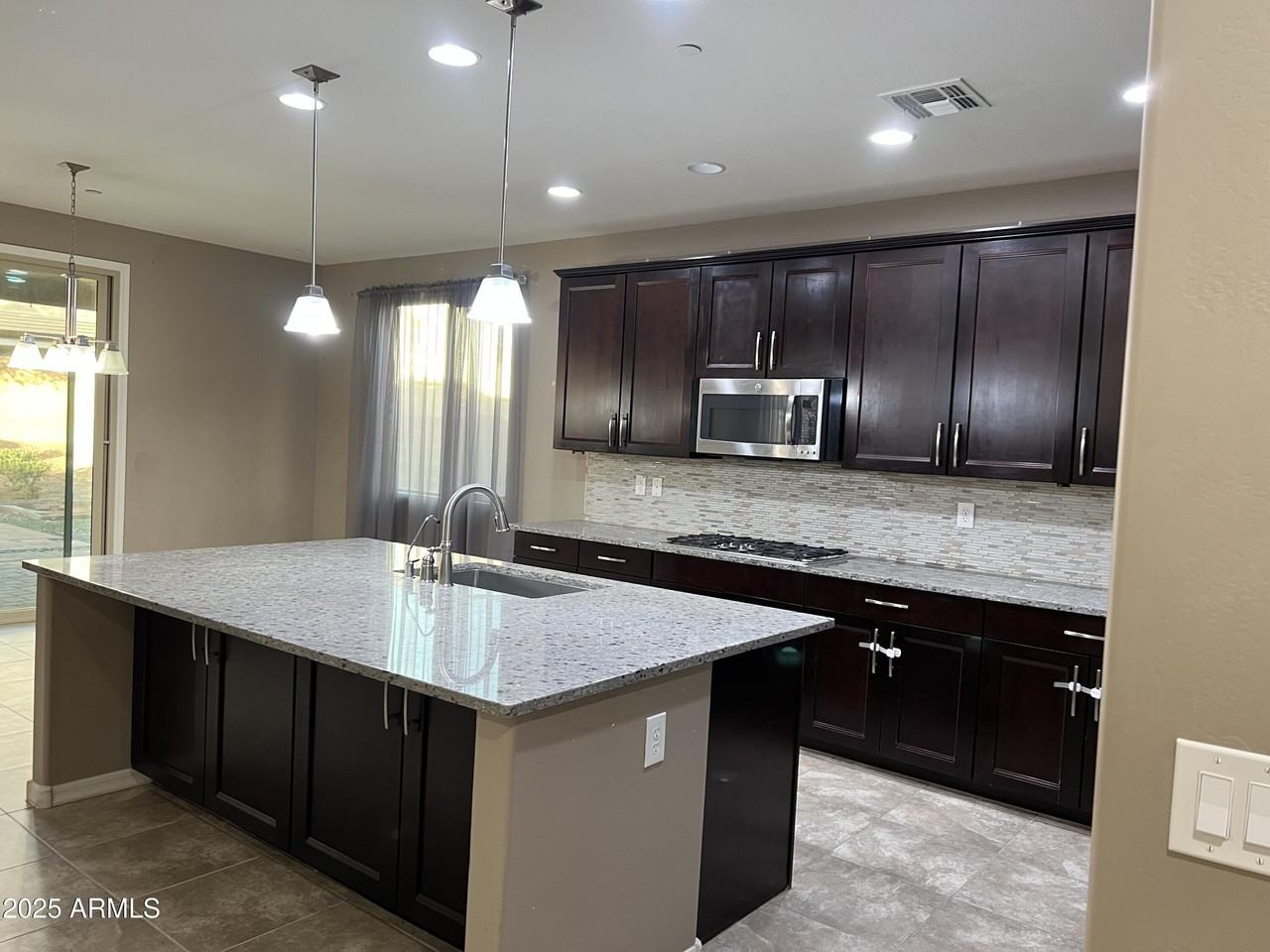 21284 W Almeria Rd - Photo 3 of 28