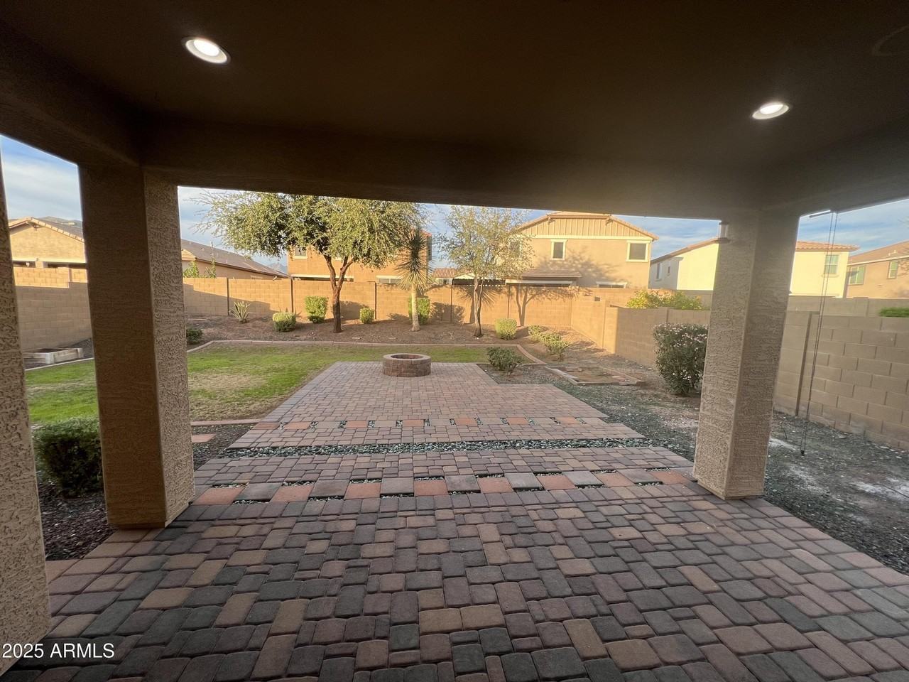 21284 W Almeria Rd - Photo 6 of 28