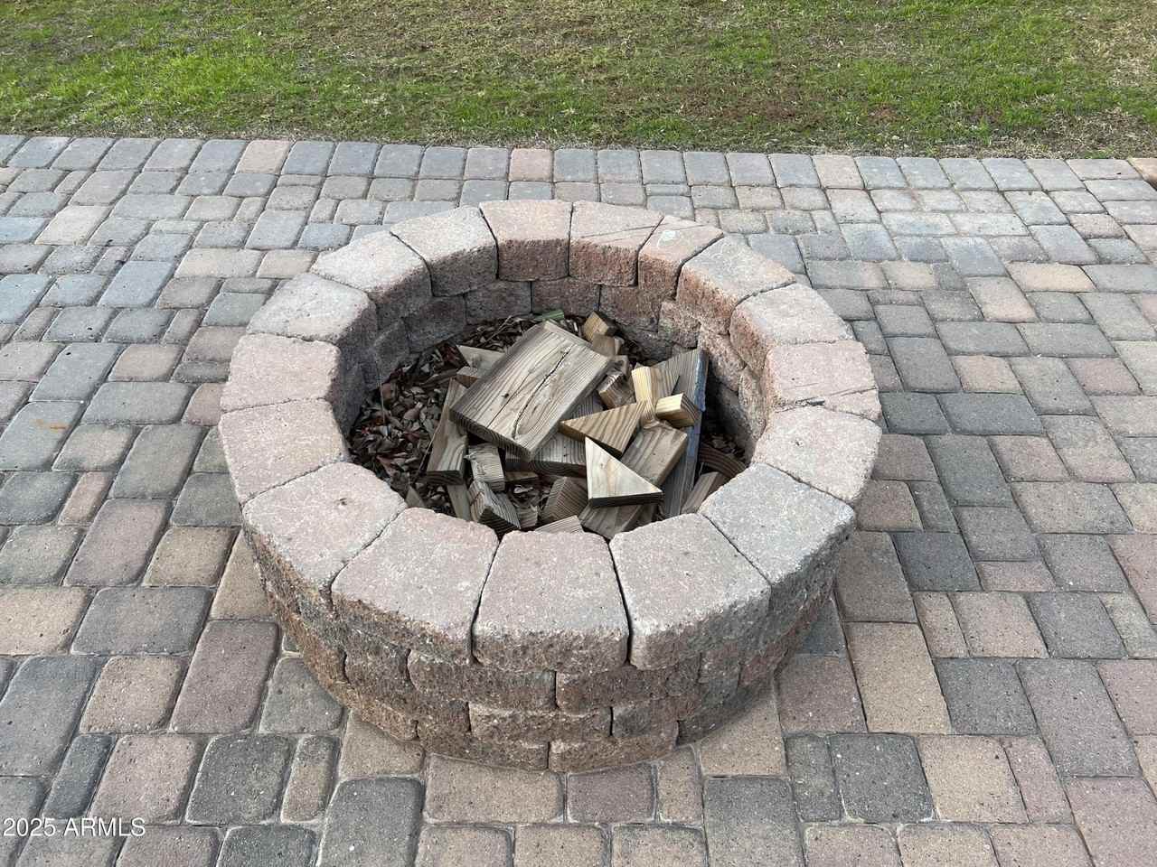 21284 W Almeria Rd - Photo 7 of 28