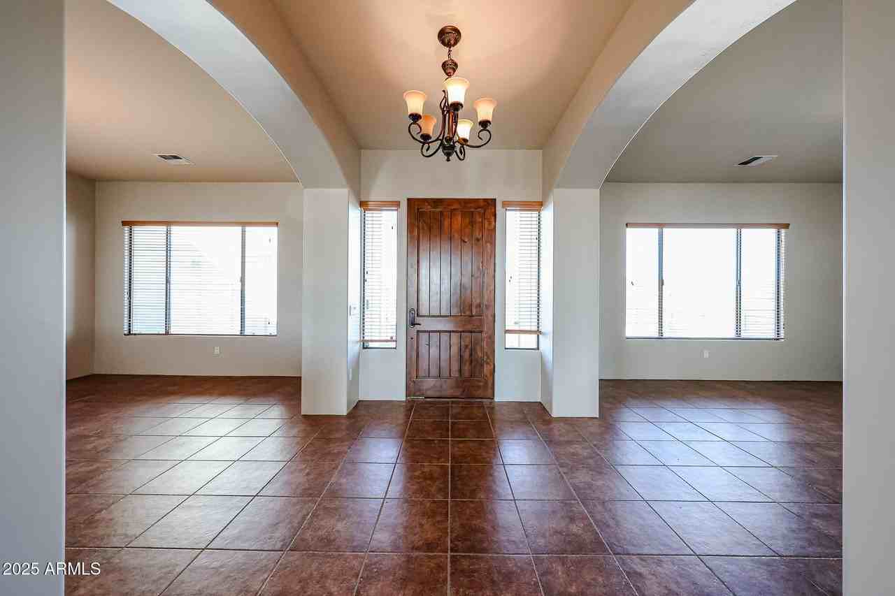 15225 W Frontier Dr - Photo 2 of 50