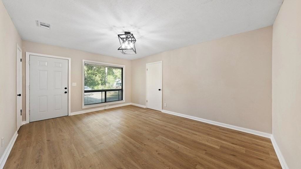 1404 Hunt Ave - Photo 5 of 23