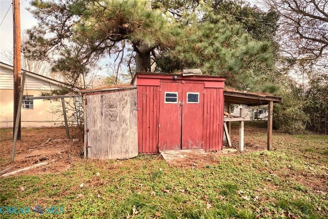 40 Lilac Ln - Photo 3 of 17