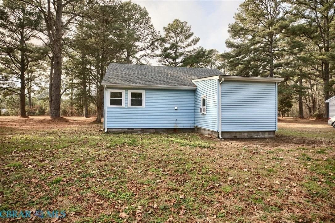 40 Lilac Ln - Photo 4 of 17