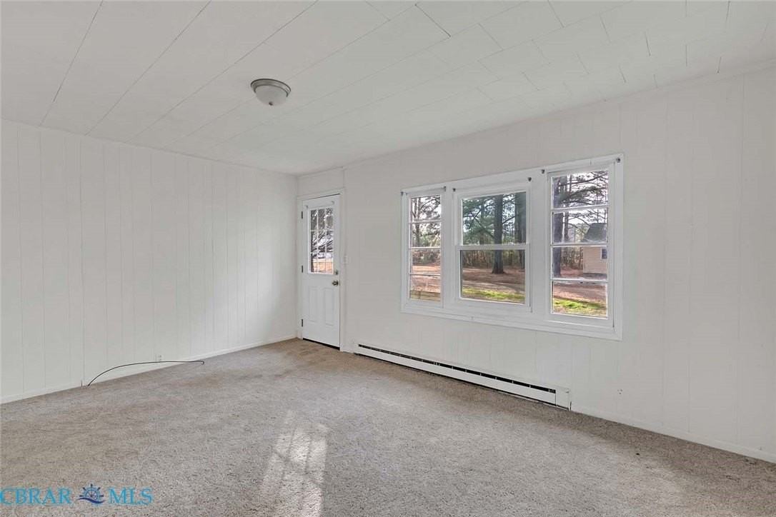 40 Lilac Ln - Photo 6 of 17