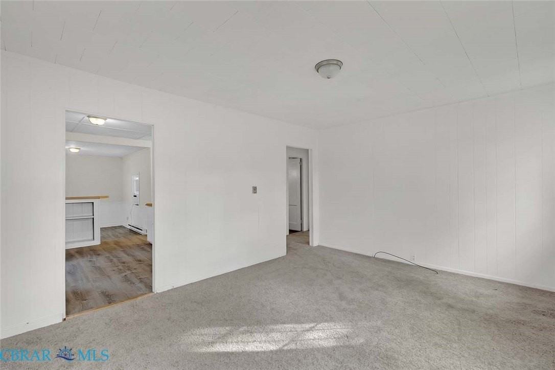 40 Lilac Ln - Photo 7 of 17