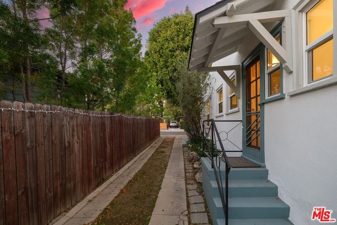 4316 Kingswell Ave - Photo 3 of 34