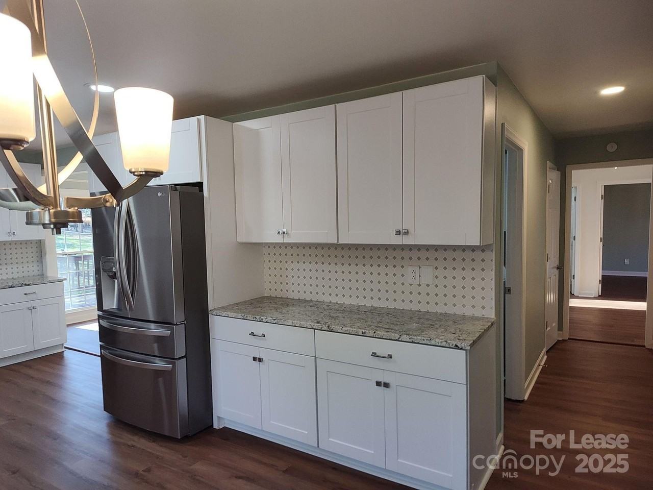 5206 Dunrobin Ln - Photo 3 of 31