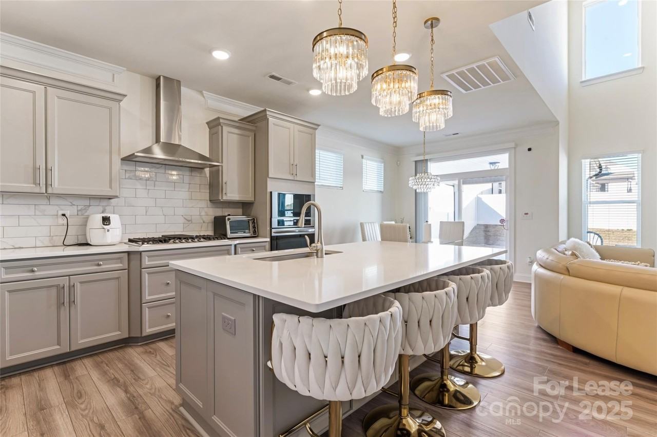 116 Farrier Ln - Photo 6 of 48