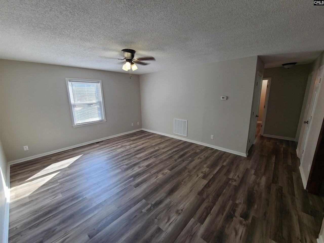 134 Calvin Ct - Photo 2 of 15