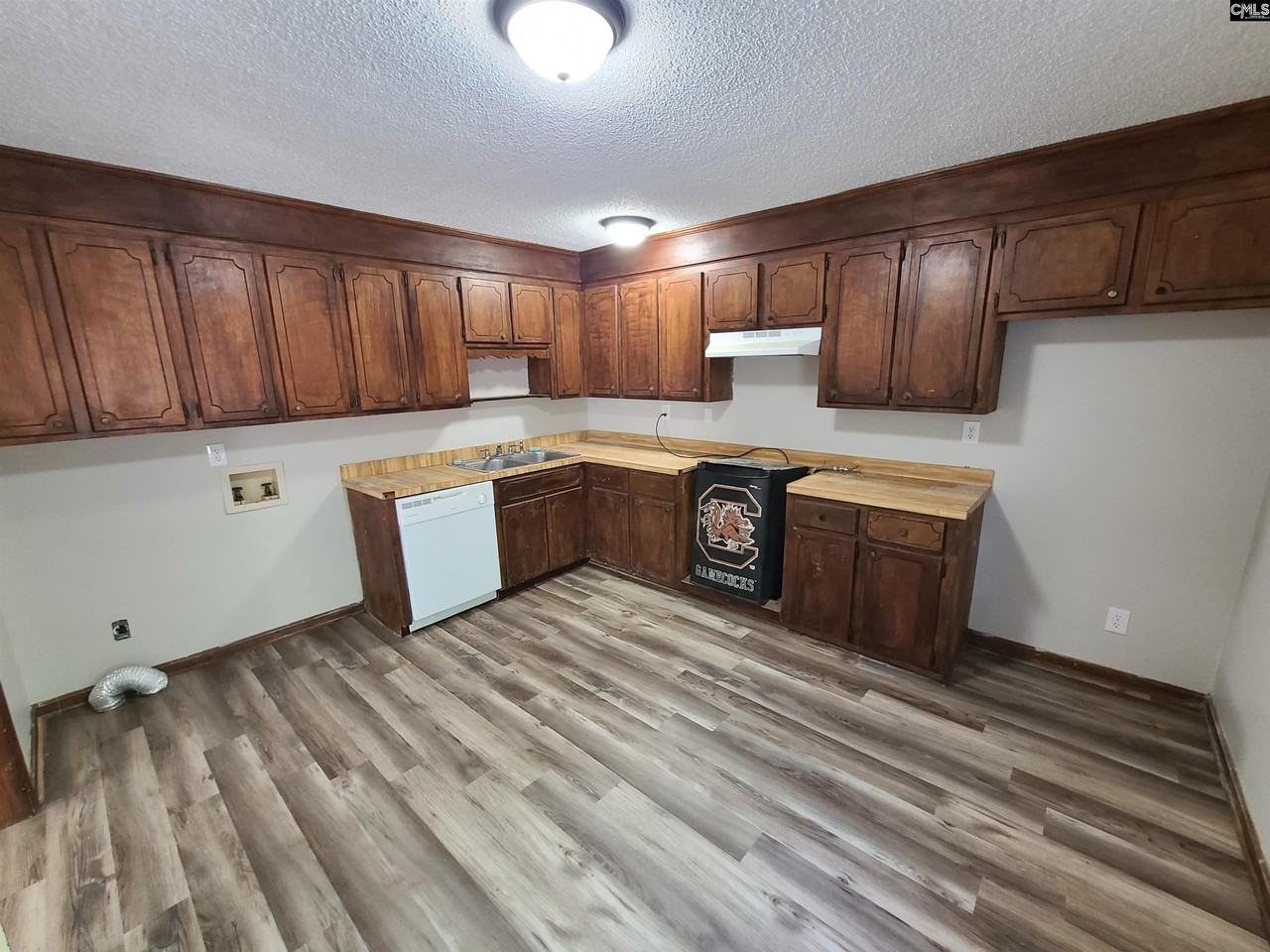 134 Calvin Ct - Photo 6 of 15