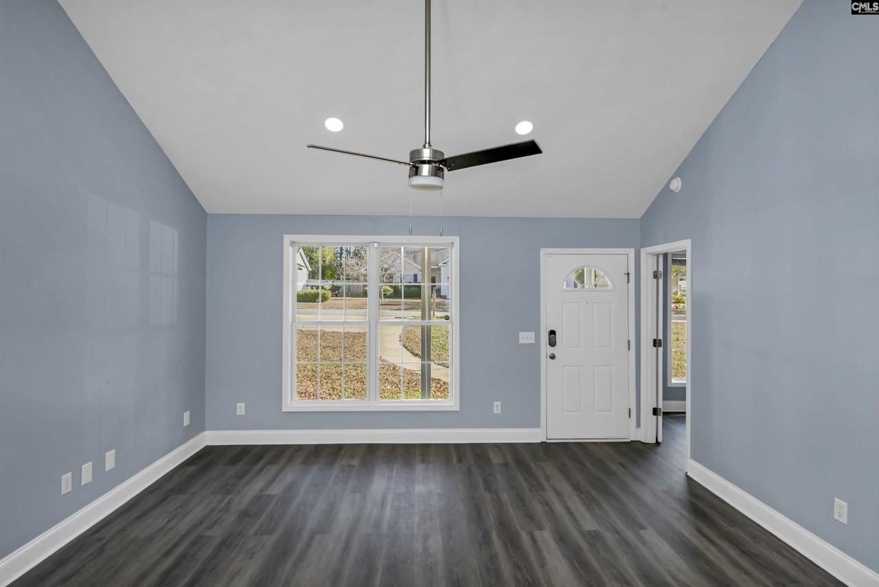 509 Burnside Dr - Photo 4 of 36