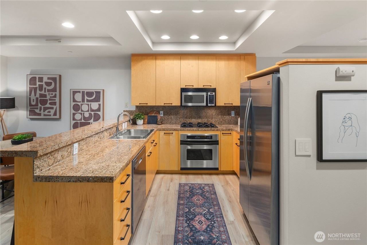 2319 1st Ave - Photo 3 of 28