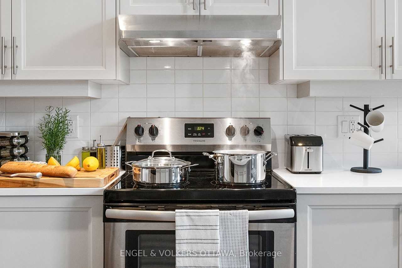 430 Markdale Terrace - Photo 5 of 17