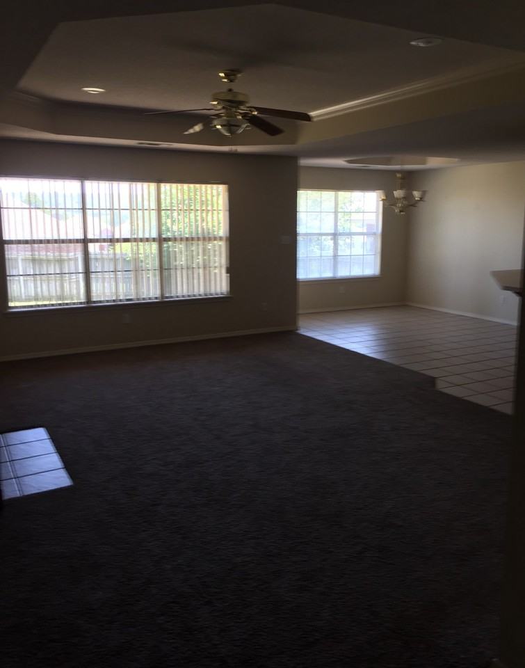 305 Northridge Dr #1 - Photo 4 of 10