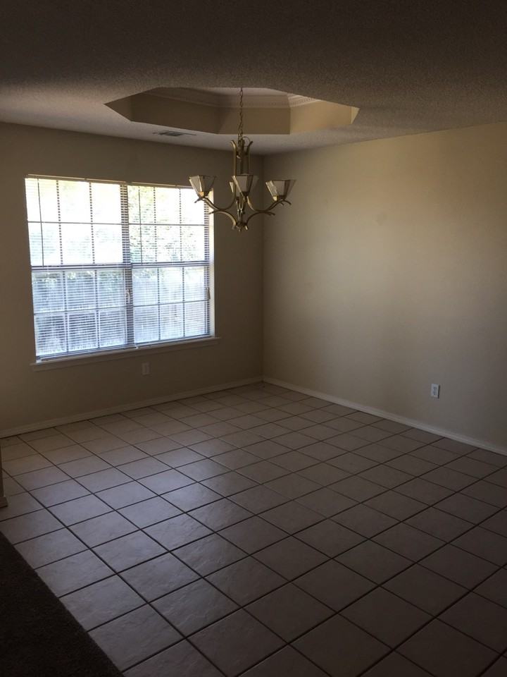 305 Northridge Dr #1 - Photo 6 of 10