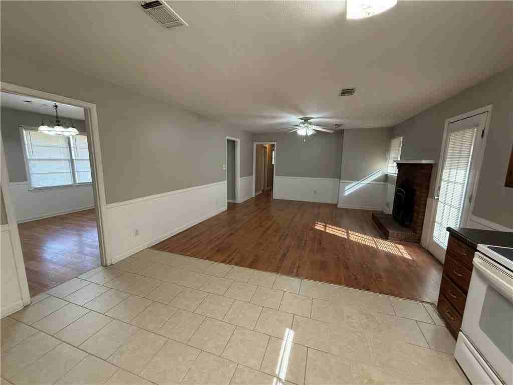 481 Woodland Dr - Photo 3 of 12