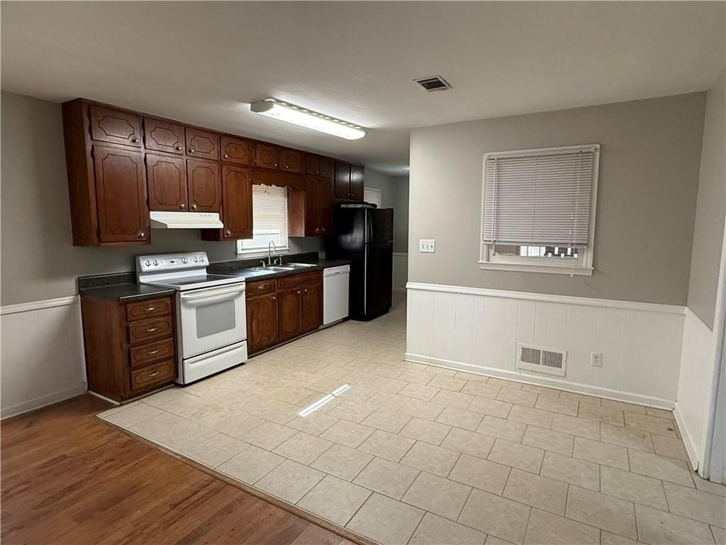 481 Woodland Dr - Photo 4 of 12