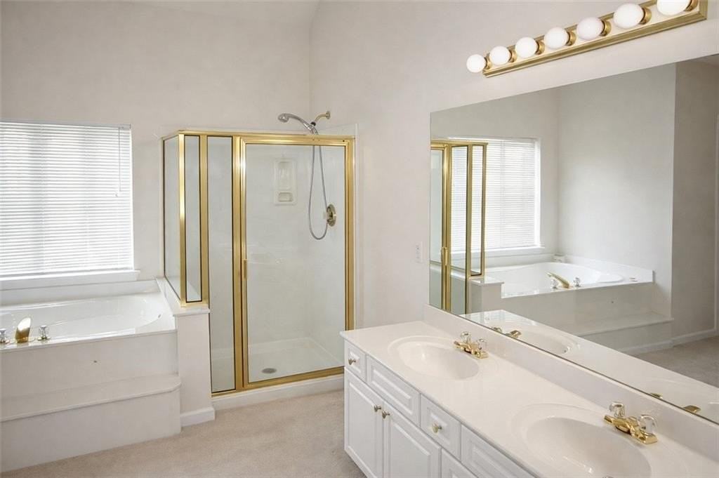 2820 Jamont Ct Ne - Photo 7 of 10