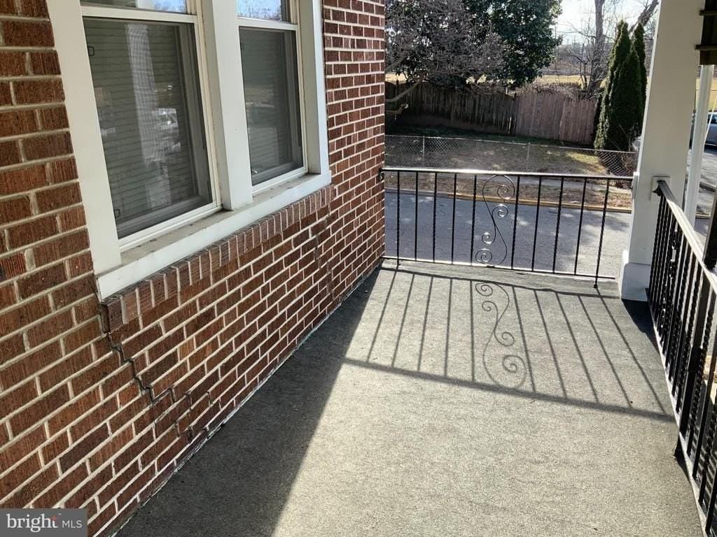 254 Cedar Ave - Photo 4 of 15