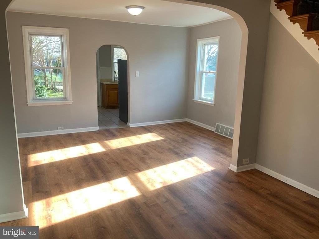 254 Cedar Ave - Photo 5 of 15