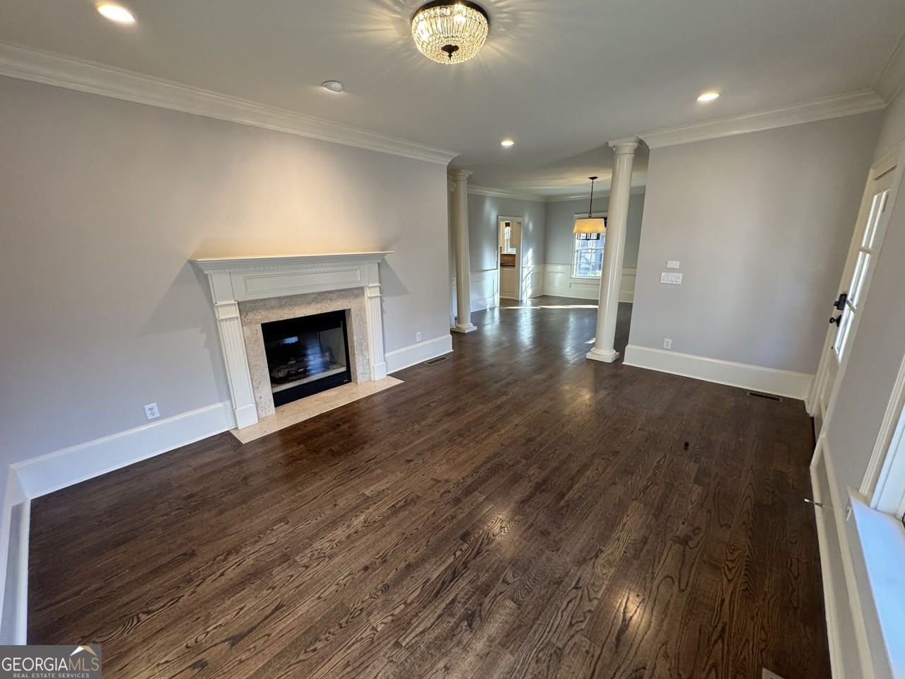 1092 Mclynn Ave Ne - Photo 6 of 50