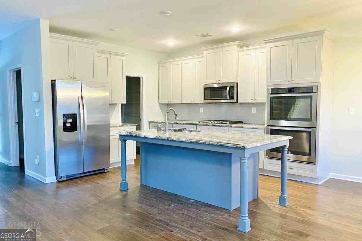 3343 Lavista Dr - Photo 4 of 15