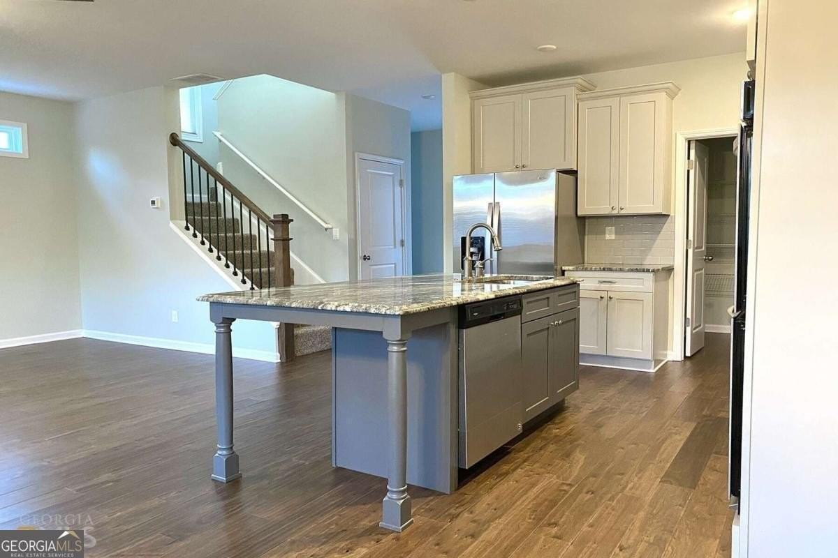 3343 Lavista Dr - Photo 5 of 15