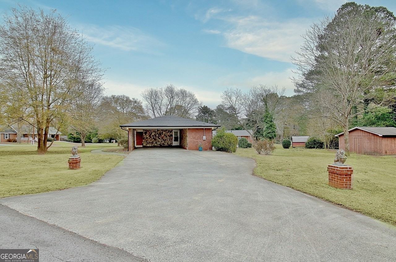 500 Circle Dr - Photo 2 of 50