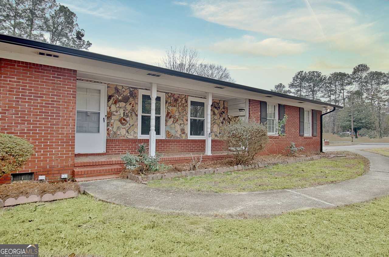 500 Circle Dr - Photo 5 of 50