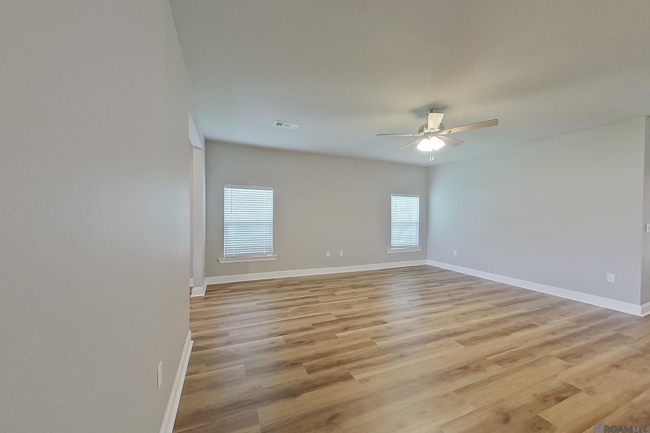 22877 Balsam Dr - Photo 5 of 31