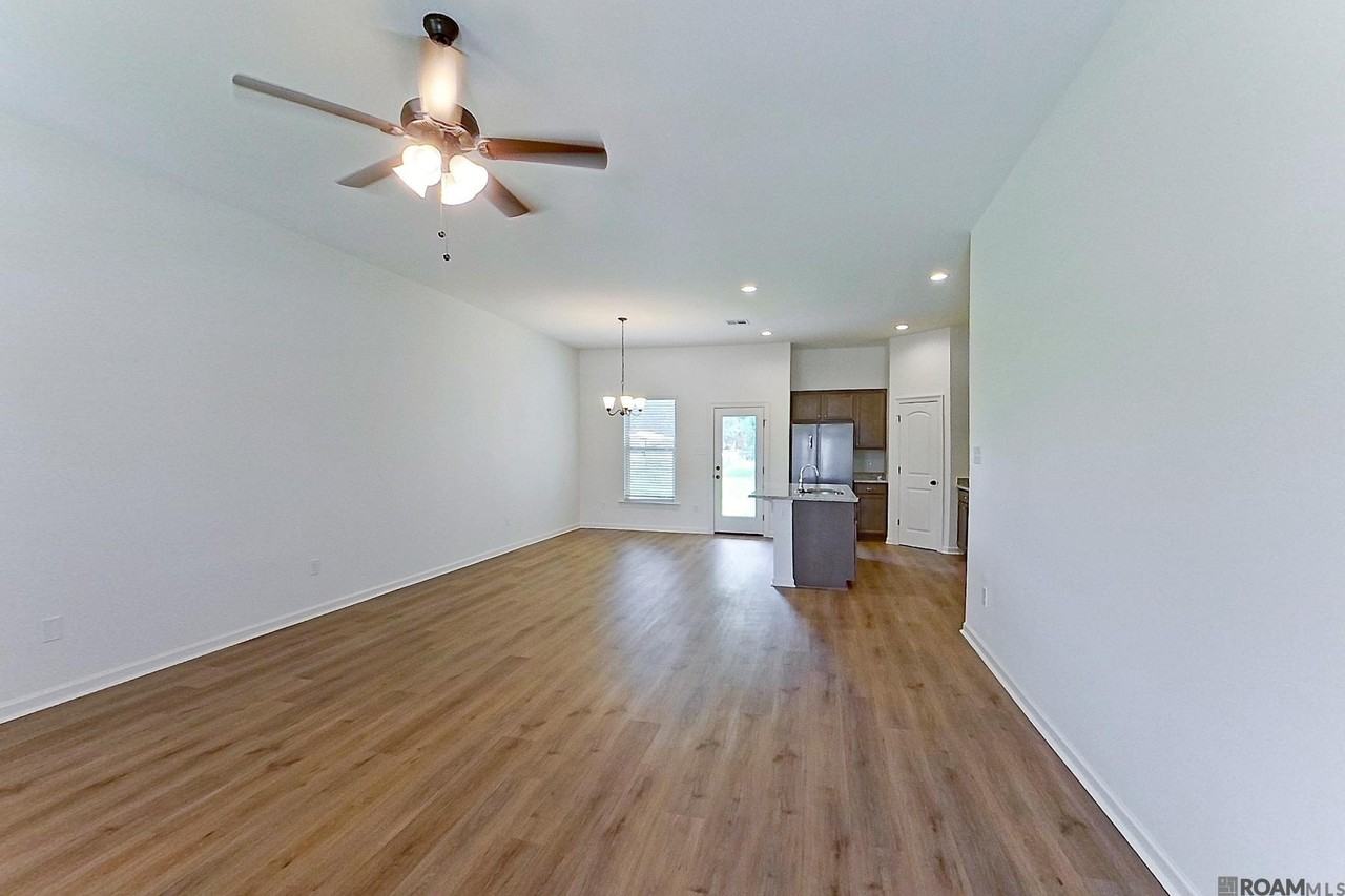 101 Teddy Ln - Photo 2 of 15