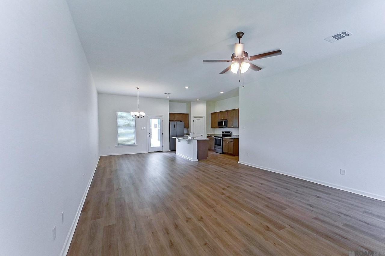 101 Teddy Ln - Photo 3 of 15