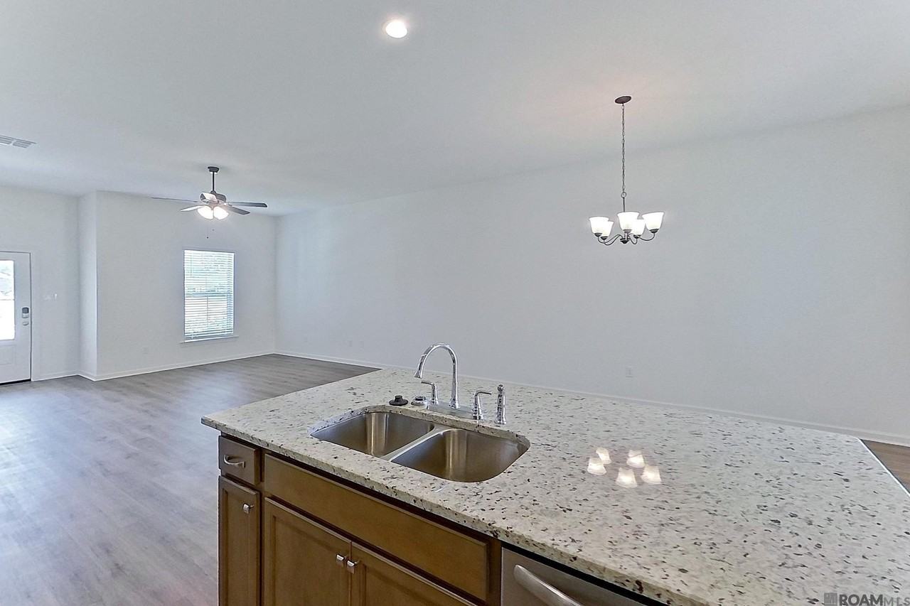 101 Teddy Ln - Photo 6 of 15