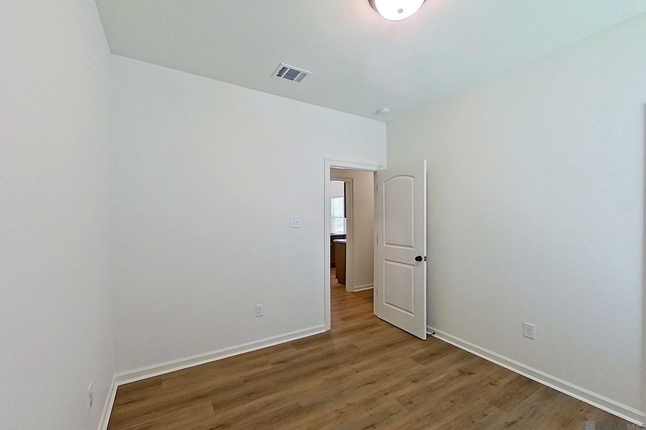 101 Teddy Ln - Photo 7 of 15